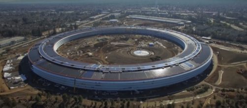 iPhone 8 launch may take place at Steve Jobs Theater. [Image via Matthew Roberts/YouTube]