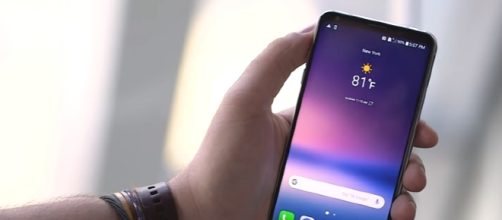 LG V30 - YouTube/The Verge Channel