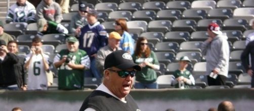 Talking does not work in New Jersey -- Maryanne O'Leary via Wikimedia Commons