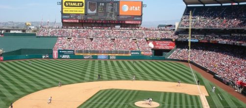 The Angels are not thinking. HerSilverHammer via Wikimedia Commons