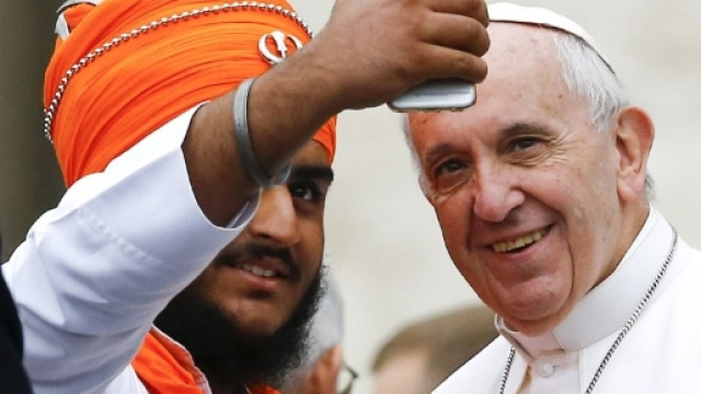 Papa Bergoglio non smette mai di stupire: ora ha confessato di essere stato, a 42 anni, in psicanalisi.