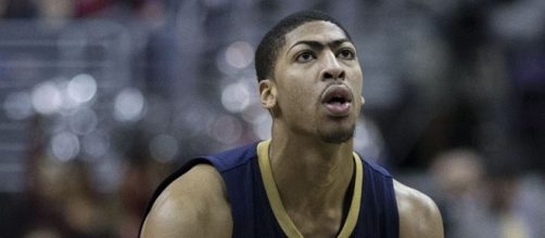 Anthony Davis averaged 28.0 points, 11.8 rebounds and 2.2 blocks last season -- Keith Allison via WikiCommons