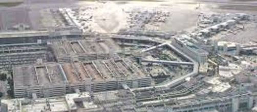 Dan Scavino made erroneous tweet. https://upload.wikimedia.org/wikipedia/commons/3/3d/Miami_International_Airport_aerial_2007.jpg