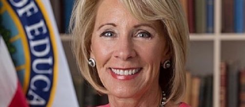 Education Secretary Betsy DeVos (official portrait wikimedia)
