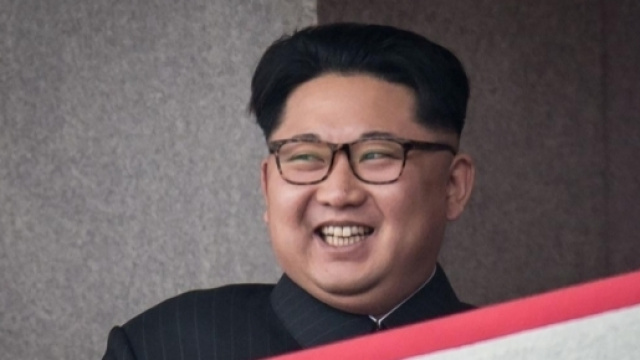 Il leader Kim Jong-un ha elogiato gli scienziati che lavorano al programma nucleare nordcoreano