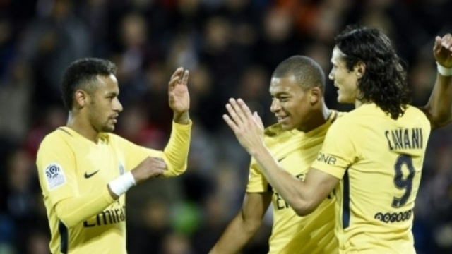 Paris SG, d&eacute;buts en fanfare pour la triplette Mbapp&eacute;-Cavani-Neymar ... - liberation.fr