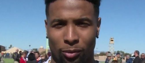 Odell needs to play. DVIDS via Wikimedia Commons