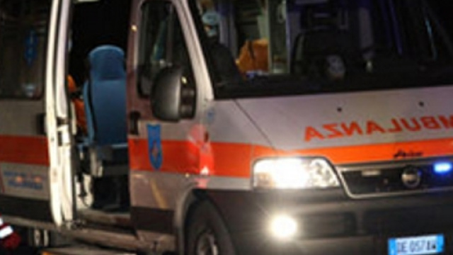 Calabria, incidente sulla ss 106: diciottenne in coma