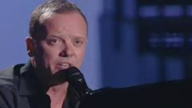 Il gesto commovente di Gigi D'Alessio.