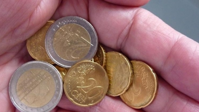 Monete false da due euro in circolazione: ecco come riconoscerle