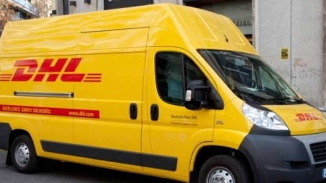 Tre furgoni Dhl sono stati rubati a Milano, allerta terrorismo in tutta Italia
