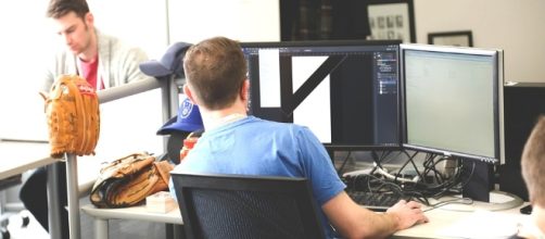 A new study finds that prolonged sitting can increase the risks for premature death/Photo via StartupStockPhotos, Pixabay