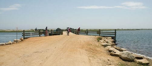 Chappaquiddick Bridge (Arwcheek wikimedia commons)