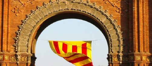 La Fiscal&iacute;a ordena a la Mossos requisar urnas y papeletas