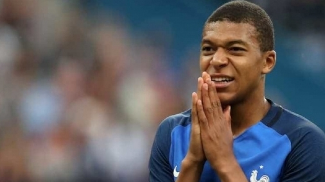 Kylian M'Bapp&eacute; : A seulement 18 ans, il est pr&ecirc;t &agrave; d&eacute;tr&ocirc;ner ... - public.fr