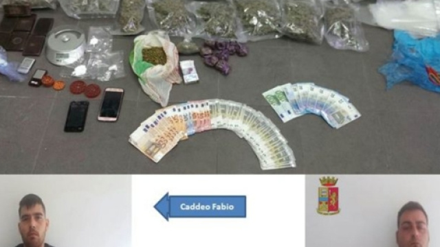 La droga sequestrata e i due arrestati dalla Polizia.