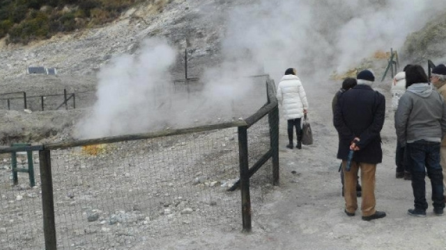 Nuove fumarole alla Solfatara, l'appello dei cittadini: "Paura per ... - freebacoli.net