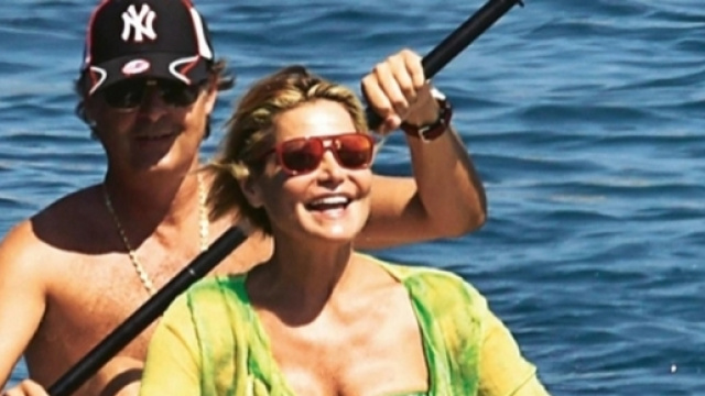 Simona Ventura in un momento felice con Ger&ograve; Carraro.