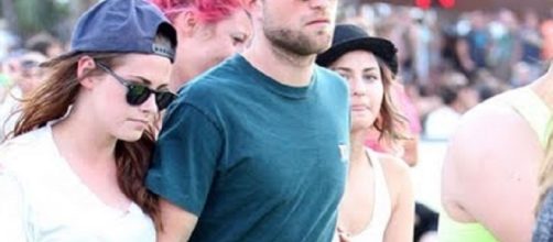 Kristen Stewart, Robert Pattinson - Image via YouTube/Hollywood Life