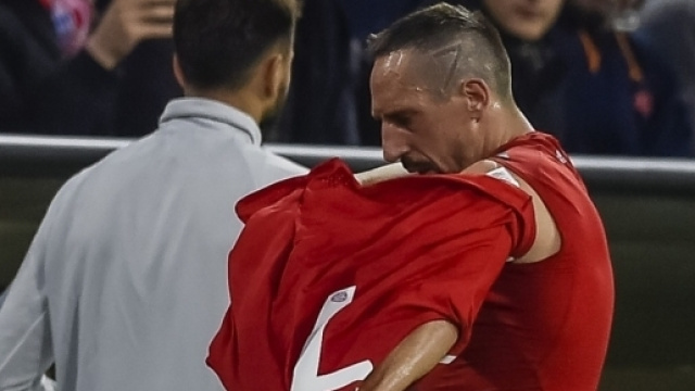 Bayern Munich: &laquo; en col&egrave;re &raquo;, Rib&eacute;ry jette son maillot sur le banc