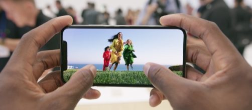 iPhone X is thicker than the iPhone 5 / Photo via Perzon Seo, Flickr