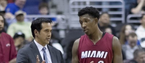 Josh Richardson talking to Erik | Wikimedia Common | Keith Allison