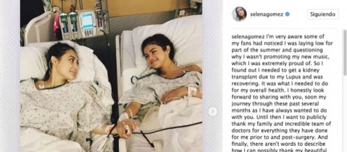 Selena G&oacute;mez junto a su mejor amiga, la donante del ri&ntilde;&oacute;n.