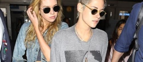 Stella Maxwell, Kristen Stewart - Image via YouTube/X17onlineVideo
