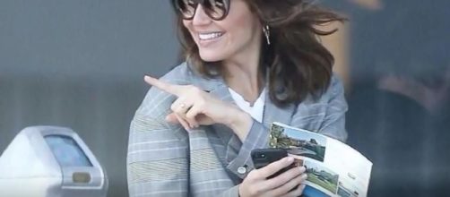 Taylor Goldsmith chose a simple engagement ring for Mandy Moore, saying it is "very Mandy." - via YouTube/Celeb Magazine