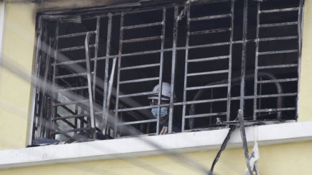 24 ragazzi sono morti a seguito di un incendio a scuola