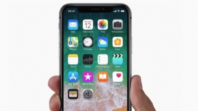 Apple iPhone X ha un display pi&ugrave; ottimizzato di qualunque smartphone Android?