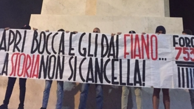 Blitz nella notte del Foro753 contro la proposta Fiano: "La storia non si cancella"