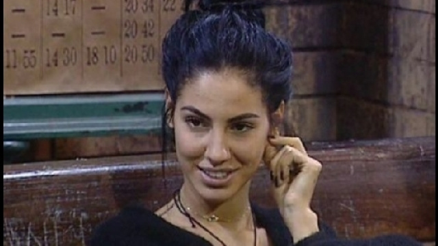 La doccia di Giulia De Lellis al Gf Vip 2017