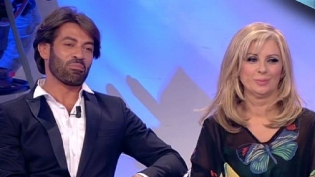 Anticipazioni Uomini e Donne: in arrivo un nuovo opinionista - novella2000.it