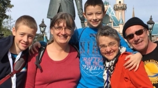 Ex marito diventa donna ma lei continua a vivere con lui