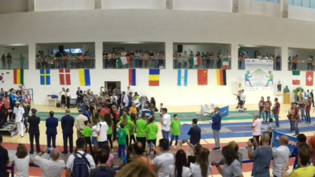 L'interno del Palasport di Caltagirone durante la premiazione delle Azzurre