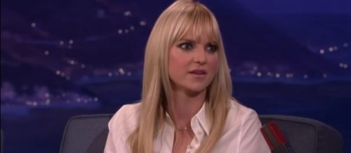 Anna Faris attends first red carpet appearance following split from Chris Pratt. YouTube/TeamCoco