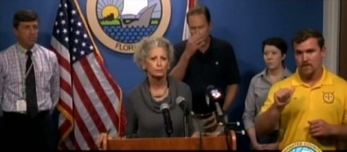 Deaf residents were outraged after a sign language interpreter signed gibberish at Irma evacuation warning [Image: YouTube/Inside Edition]