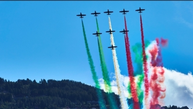L'emozionante figura "Arizona" delle Frecce Tricolori