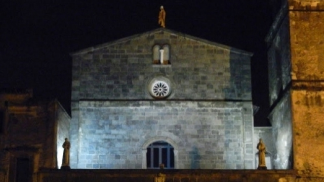 Parte della facciata di Santa Maria del Pozzo