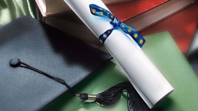 Premi di laurea: bandi in scadenza a novembre 2017