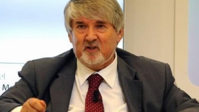 Riforma Pensioni fase 2, il ministro del Lavoro Poletti: confronto con le parti sociali dopo il Documento di economia e finanza