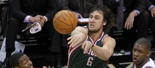 Last season, Andrew Bogut played 26 games for the Mavericks, averaging 3.0 points and 8.4 rebounds -- Keith Allison via WikiCommons