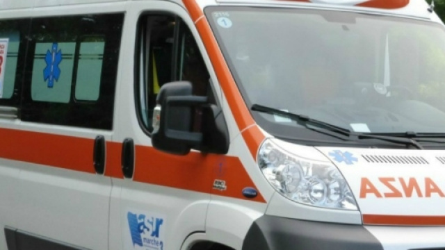 Genova: ragazza 12enne si lancia dal quarto piano e muore.