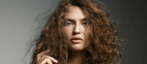 cabello estropeado y como repararlo tras el verano