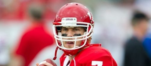 Case improves Sam's value. Kevin B Long via Wikimedia Commons