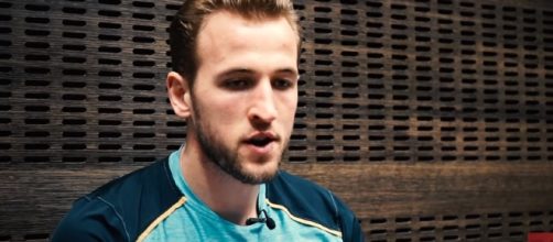 Harry Kane | "Dele Alli loves a nutmeg!" | Tottenham teammates -Image - FourFourTwo | YouTube