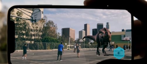 iPhone X - YouTube/Apple Channel