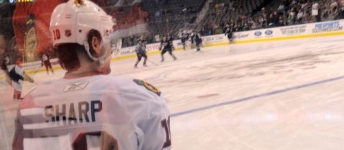 Patrick Sharp during warm ups - Wikimedia Commons