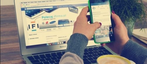 As any other job, working from the comfort of your home has its good and bad sides. [William Iven via Pixabay]